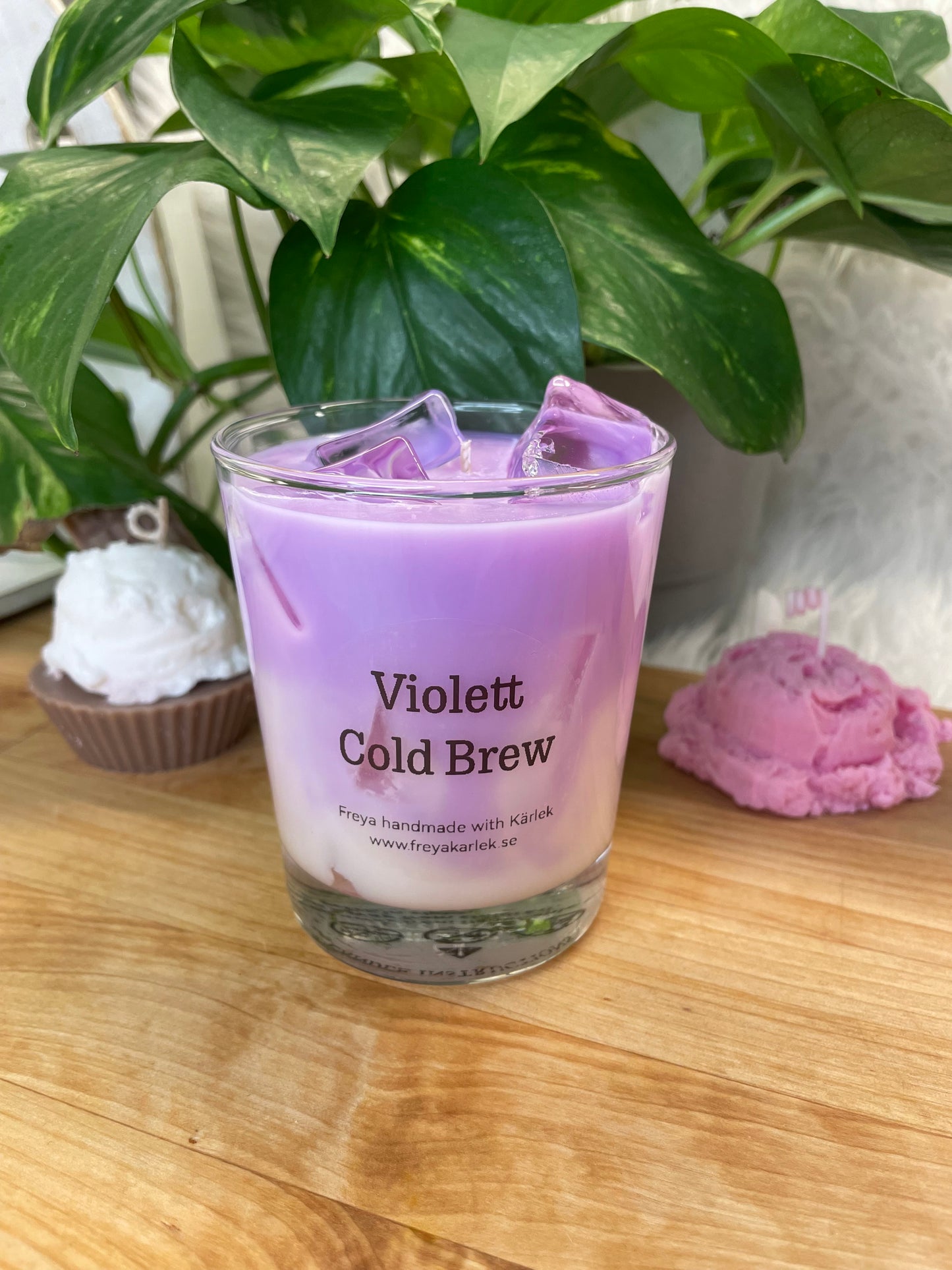 Candle "Violett Cold Brew"