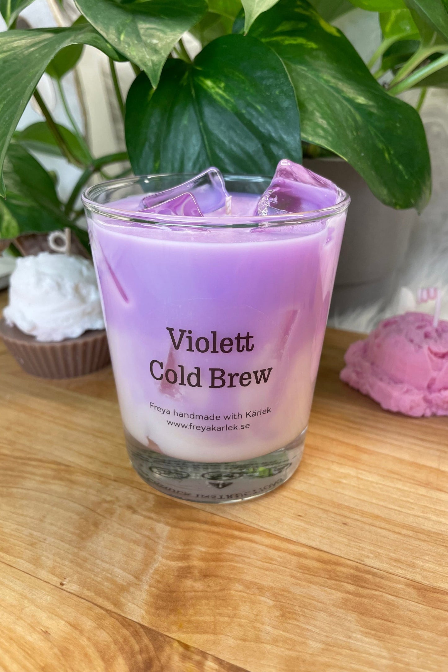Candle "Violett Cold Brew"