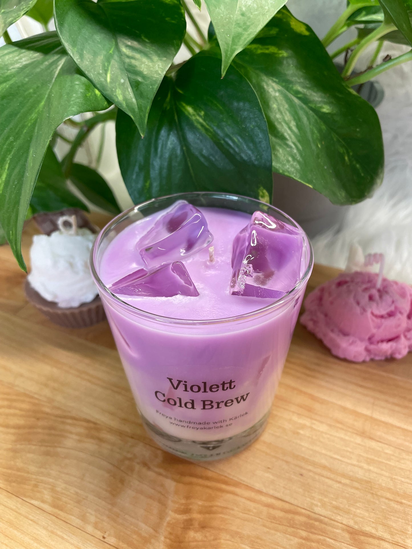 Candle "Violett Cold Brew"
